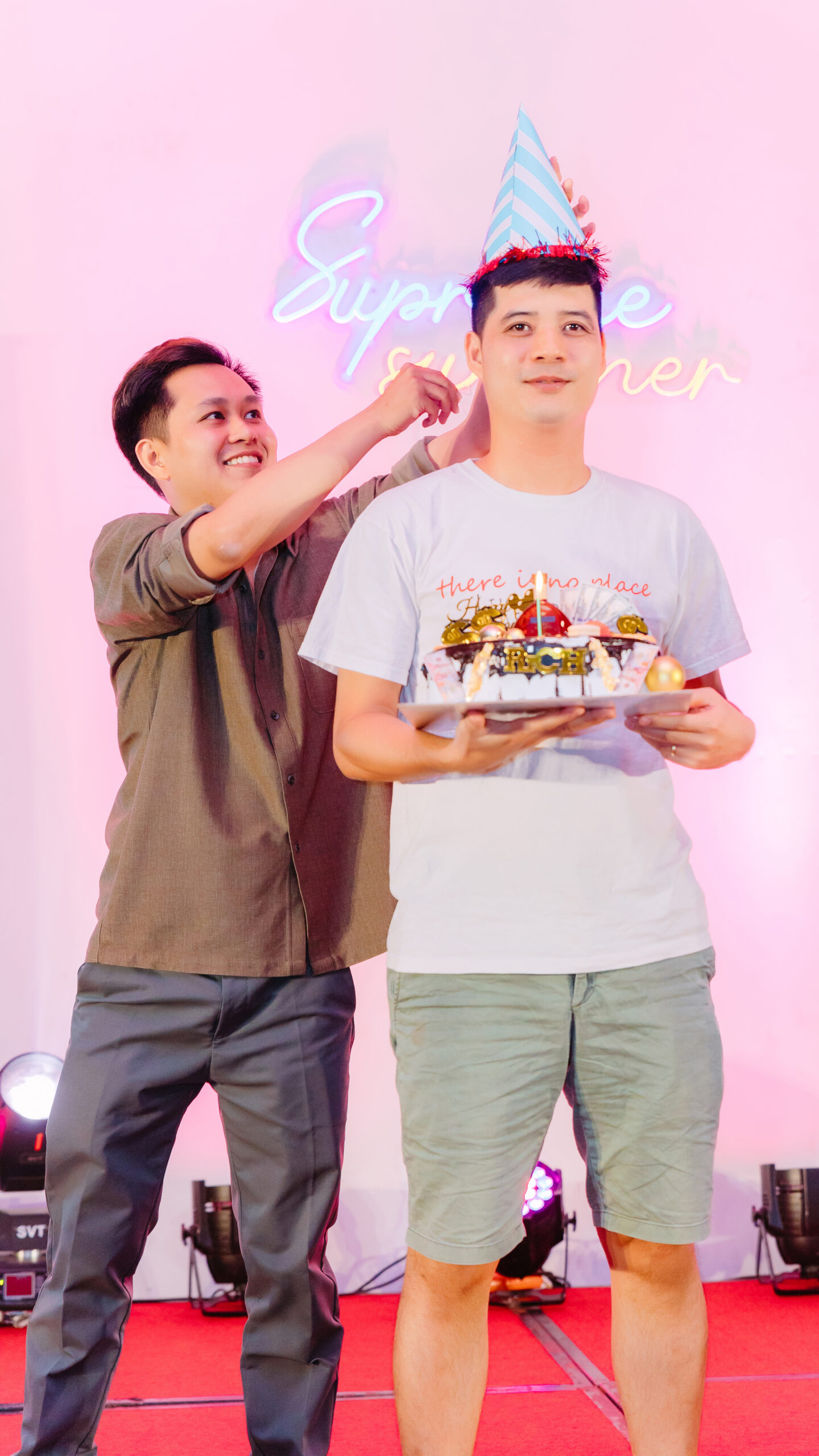 Workplace showcase item