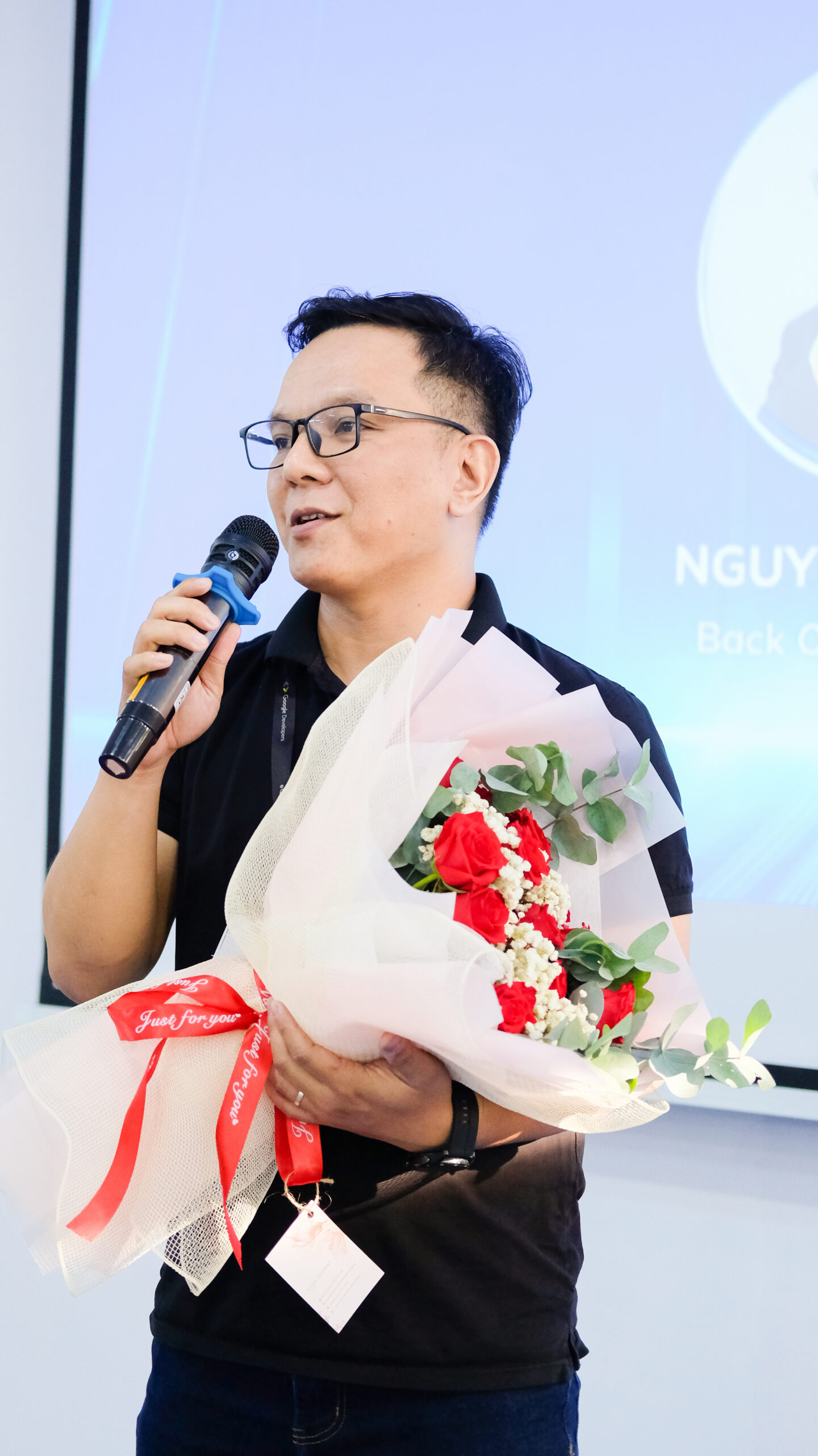 Workplace showcase item